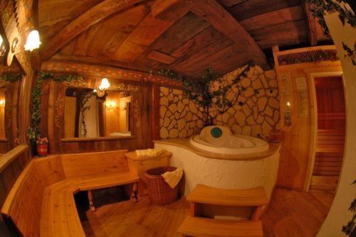 Hotel Cristallo Виго ди Фаса Екстериор снимка