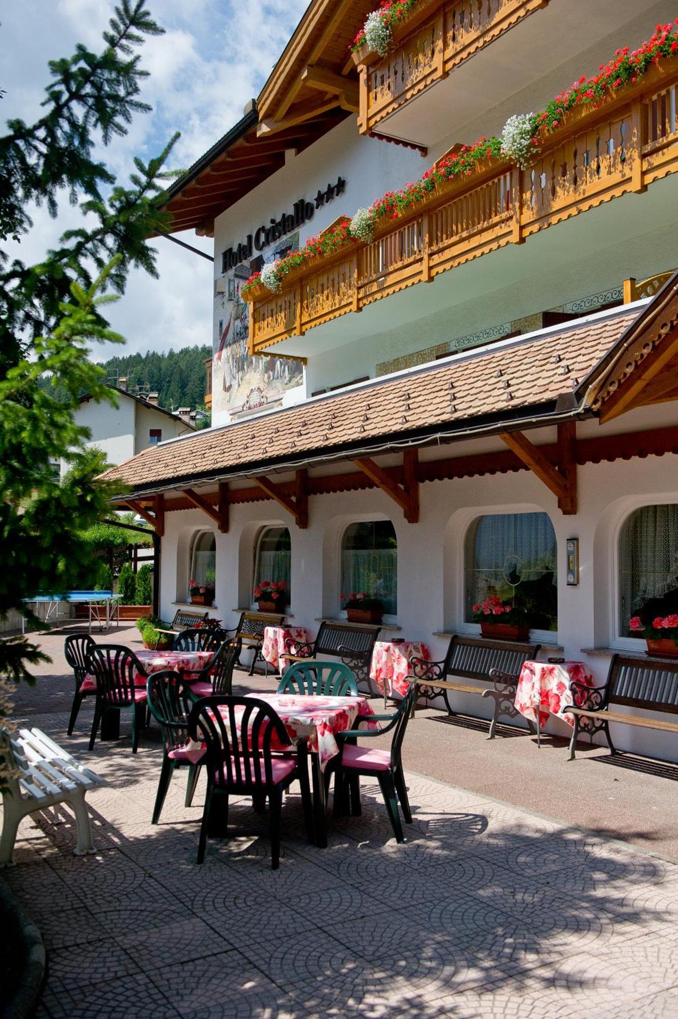 Hotel Cristallo Виго ди Фаса Екстериор снимка