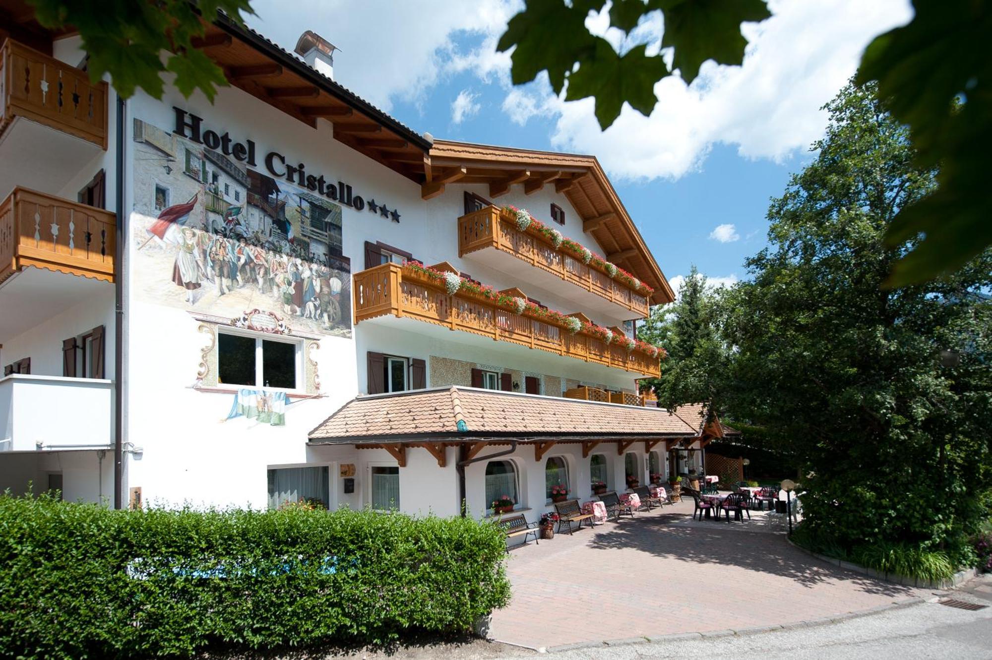 Hotel Cristallo Виго ди Фаса Екстериор снимка