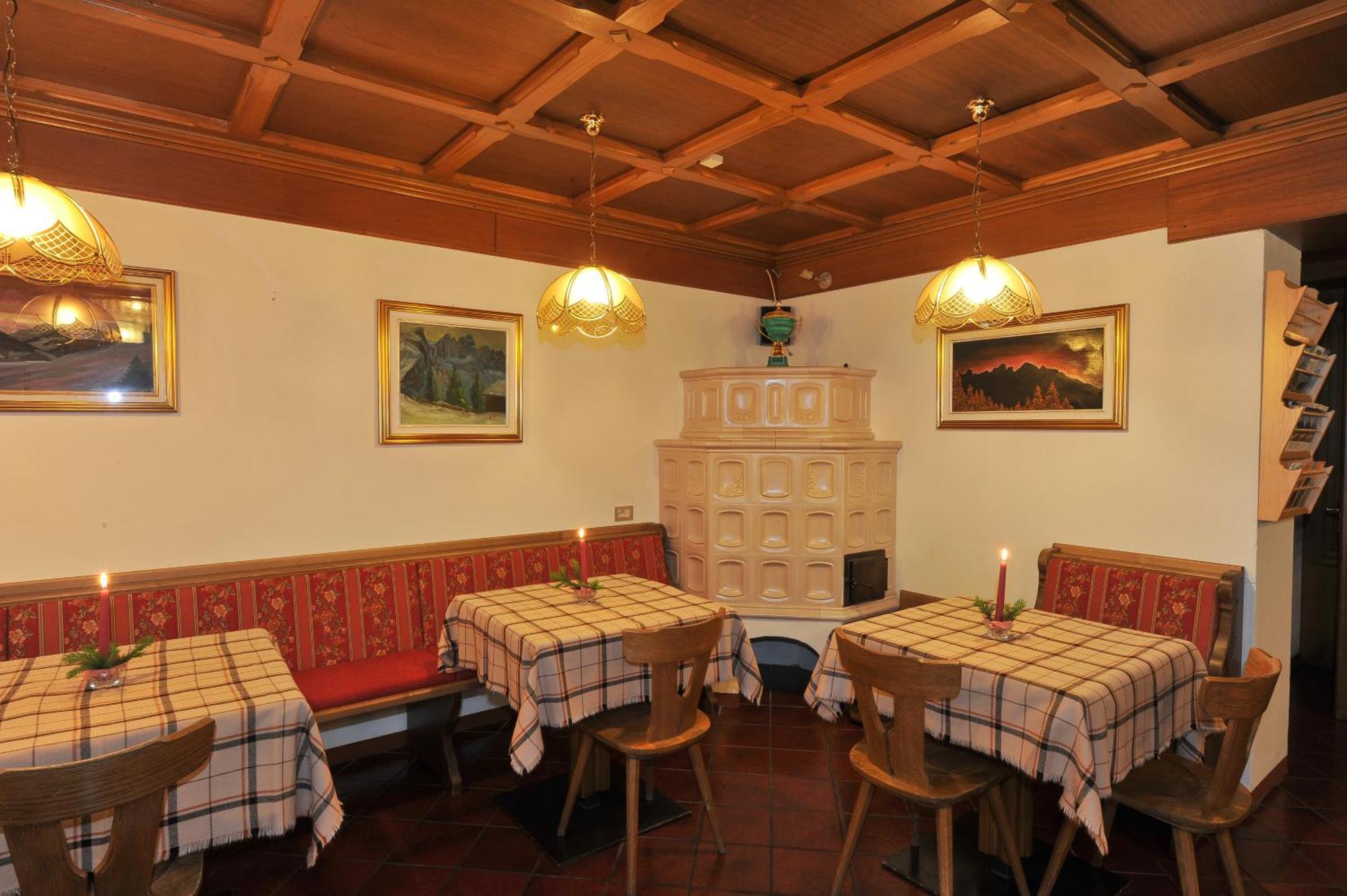 Hotel Cristallo Виго ди Фаса Екстериор снимка