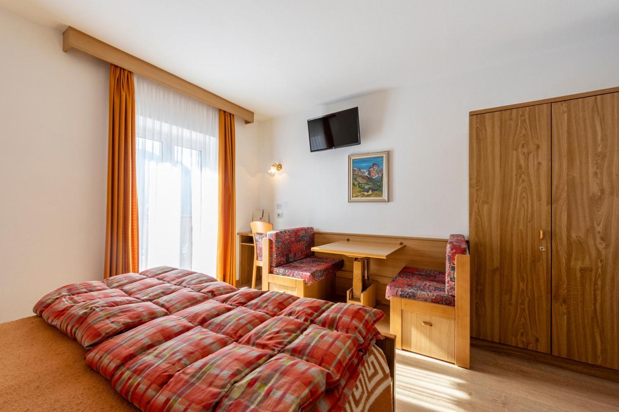 Hotel Cristallo Виго ди Фаса Екстериор снимка