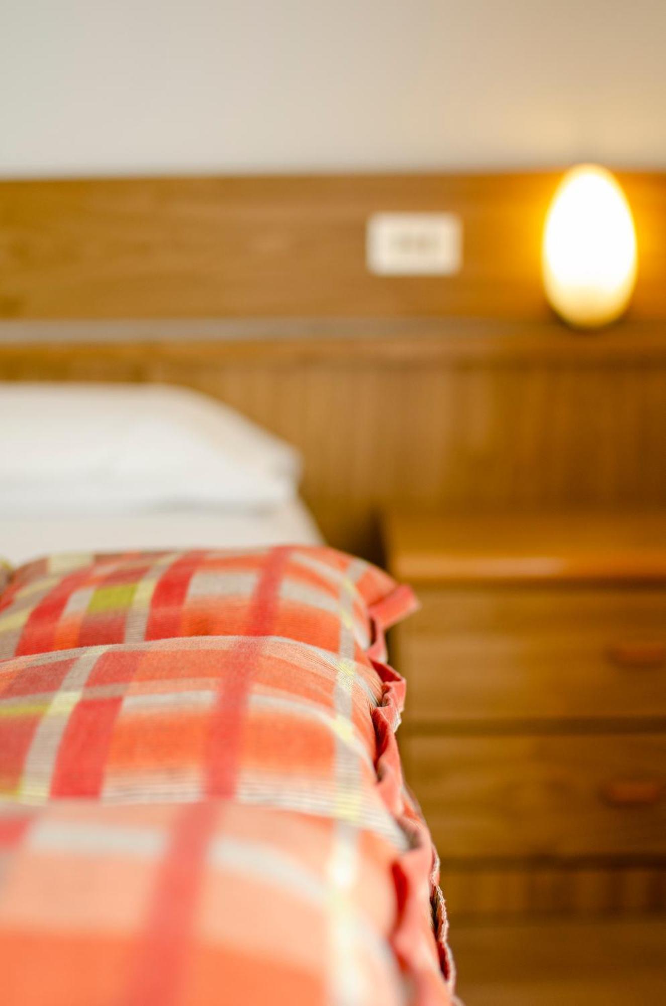 Hotel Cristallo Виго ди Фаса Екстериор снимка